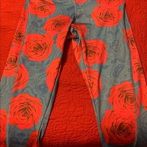 Womens Capri Rose Leggings